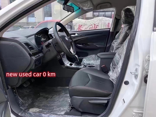 2019 BYD E5 450 400KM EV Car 0KM per la rivendita Velocità massima 130KM/h 4 porte 5 sedili Molto stock