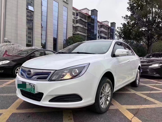 2019 BYD E5 450 400KM EV Car 0KM per la rivendita Velocità massima 130KM/h 4 porte 5 sedili Molto stock