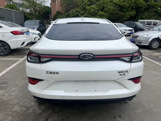 Usata 2020 JAC J7 A5 1.5T 2WD Auto usata 5 porte 5 sedili 50-80L Capacità del serbatoio del carburante