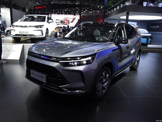 124KW Potenza totale del motore Baic Beijing X7 PHEV Plug in Hybrid SUV Auto con guida sinistra