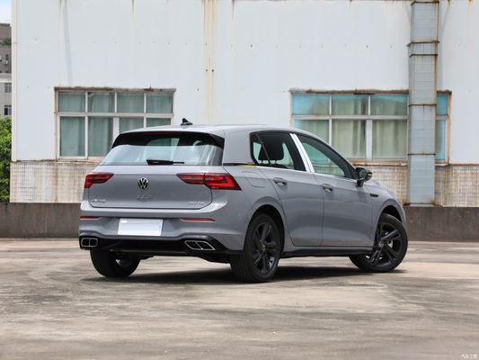 Aggiornare il tuo Ride 2023 Golf Facelift 208 TSL DSG PRO Piccolo SUV con luce diurna a LED