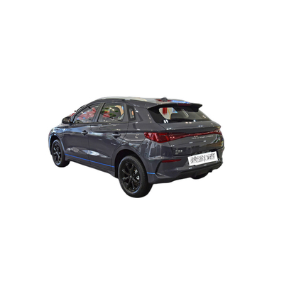 Auto elettriche BYD E2 2021 a prezzi accessibili con autonomia di 301 km, velocità massima di 130 km/h e tempo di ricarica di 0,5 ore