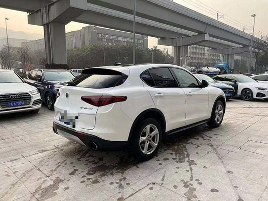 Capacità del serbatoio 64L Alfa Romeo Stelvio Q4 Sport Suv in buone condizioni velocità massima 230KM/h