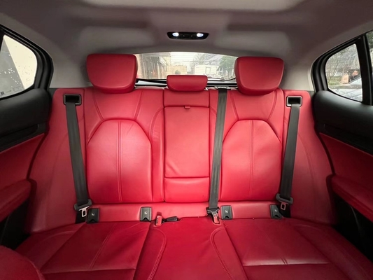 Capacità del serbatoio 64L Alfa Romeo Stelvio Q4 Sport Suv in buone condizioni velocità massima 230KM/h