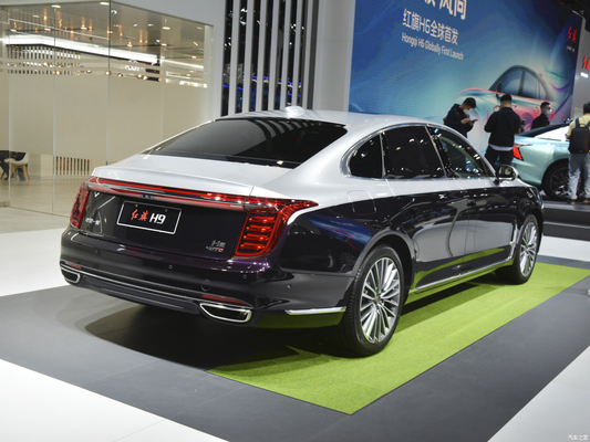 Hongqi H9 2.0T berlina ESC-equipaggiata con specchio retrovisore elettrico e per una guida ottimale