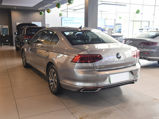 116KW Potenza totale del motore 2022 Magotan Plug-in Hybrid GTE Luxury 4-door 5-seater Vehicle
