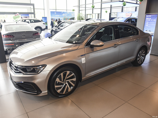 116KW Potenza totale del motore 2022 Magotan Plug-in Hybrid GTE Luxury 4-door 5-seater Vehicle