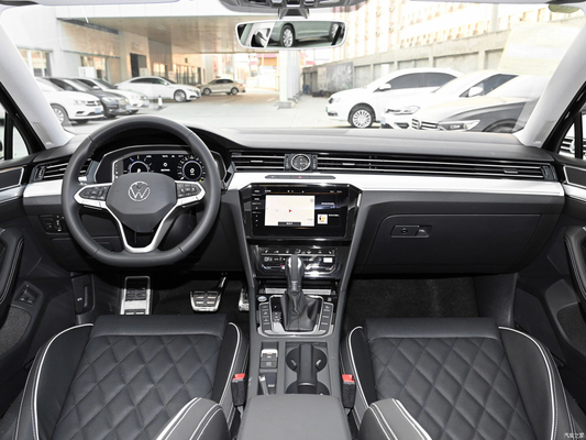 116KW Potenza totale del motore 2022 Magotan Plug-in Hybrid GTE Luxury 4-door 5-seater Vehicle
