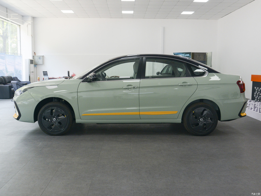 Come immagine 2023 Dongfeng Aeolus E70 Yizhi versione 420KM durata della batteria Tipo di carburante ibrido