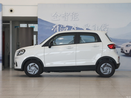 LEAPMOTOR T3 200 Auto elettrica a 5 porte con 4 posti e integrazione della tecnologia ibrida