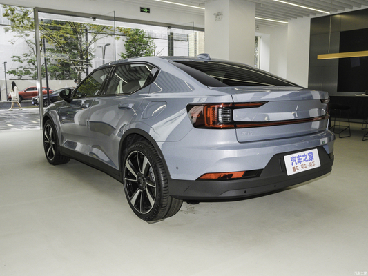 Auto elettrica conveniente Polestar2 Volvo EV versione a lungo raggio con batteria al litio
