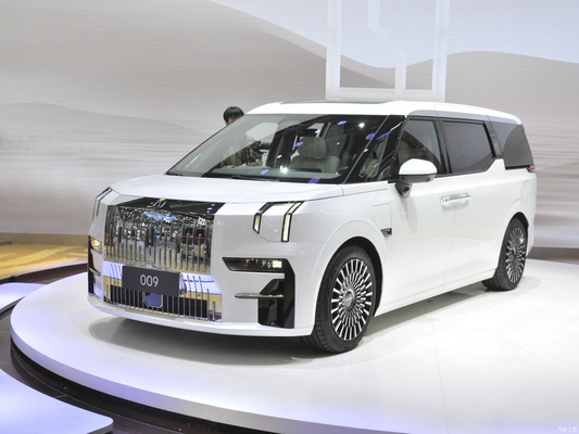 Adattamento del sedile del co-pilota elettrico 2022 Geely Zeekr 009 MPV WE ME 702KM 822KM EV Car