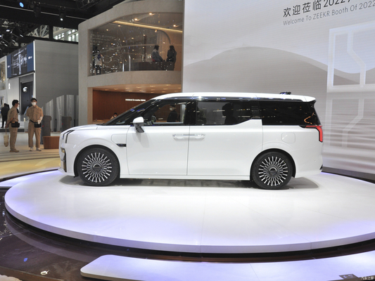 Adattamento del sedile del co-pilota elettrico 2022 Geely Zeekr 009 MPV WE ME 702KM 822KM EV Car