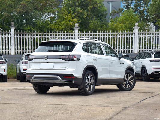 Volkswagen Tayron 300TSI SUV a due ruote motrici Luxury PLUS Advanced Version per 5 posti