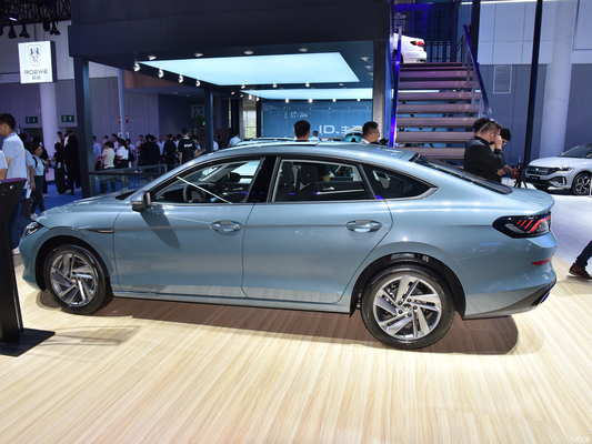 Euro VI Emission Standard 2024 Volkswagen Lamando L 200TSI DSG Versione di tendenza Hatchback