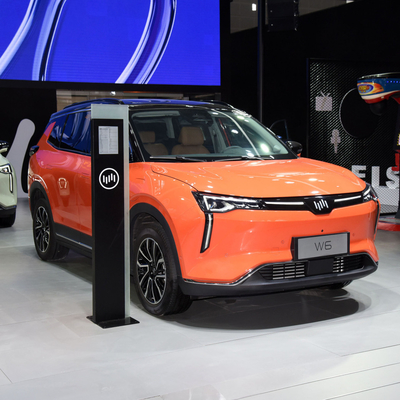 Energia Weima Weltmeister W6 Auto elettrica con 160KM / h velocità massima e 160KW di potenza del motore