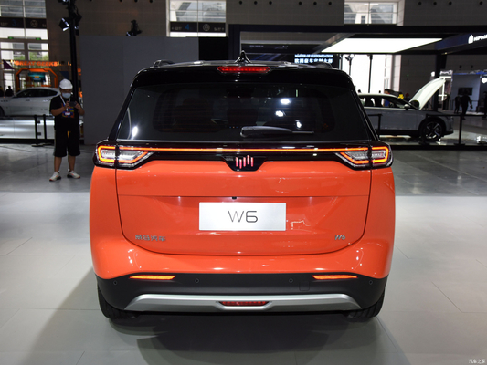 Energia Weima Weltmeister W6 Auto elettrica con 160KM / h velocità massima e 160KW di potenza del motore