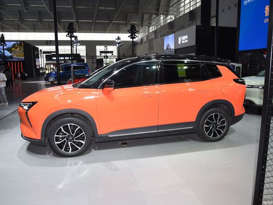 Energia Weima Weltmeister W6 Auto elettrica con 160KM / h velocità massima e 160KW di potenza del motore