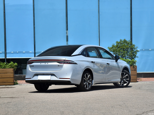 70 Zhijia GAC Aion S Plus Sedan 4810*1880*1515mm 510KM Long Range Electric Car per il vostro