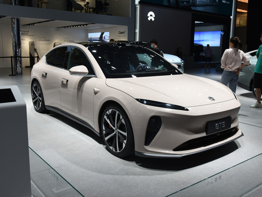 2023 Weilai Nio ET5 560KM 75KWh Auto elettrica da turismo ad alta velocità Lussureggiante per le esigenze