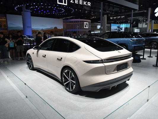 2023 Weilai Nio ET5 560KM 75KWh Auto elettrica da turismo ad alta velocità Lussureggiante per le esigenze