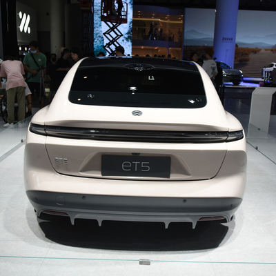 2023 Weilai Nio ET5 560KM 75KWh Auto elettrica da turismo ad alta velocità Lussureggiante per le esigenze