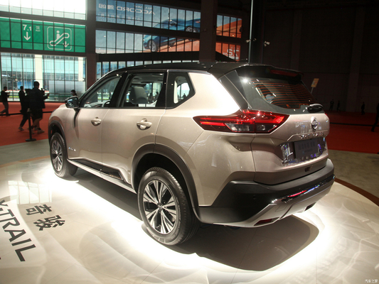 Combustibile ibrido Nissan X-trail E-power 2023 Auto Benzina Azionamento elettrico Doppio motore 4x4 SUV ABS