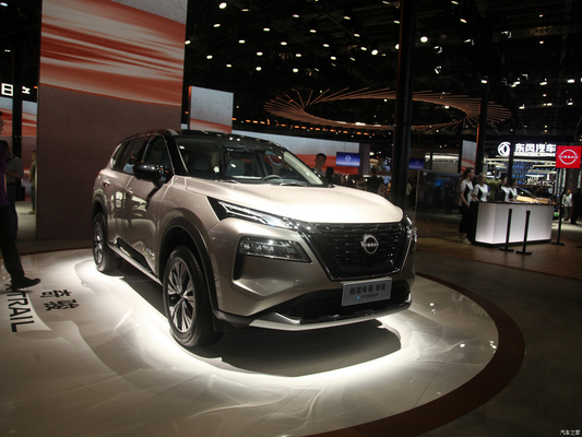 Combustibile ibrido Nissan X-trail E-power 2023 Auto Benzina Azionamento elettrico Doppio motore 4x4 SUV ABS