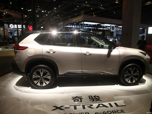 Combustibile ibrido Nissan X-trail E-power 2023 Auto Benzina Azionamento elettrico Doppio motore 4x4 SUV ABS
