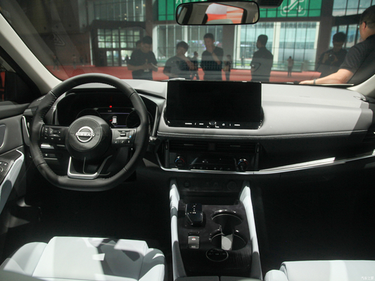 Combustibile ibrido Nissan X-trail E-power 2023 Auto Benzina Azionamento elettrico Doppio motore 4x4 SUV ABS