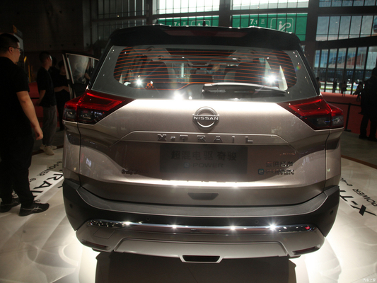 Combustibile ibrido Nissan X-trail E-power 2023 Auto Benzina Azionamento elettrico Doppio motore 4x4 SUV ABS