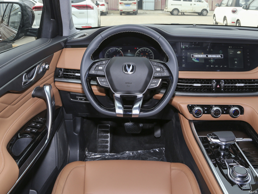 Sospensione anteriore Macpherson 2023 Chang'an CS95 Plus 2.0T 2WD SUV di lusso a 5 porte e 7 posti
