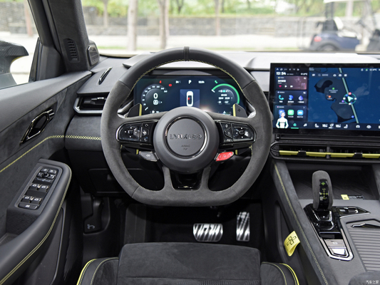 2023 Lynk Co 03 2.0TD berlina automatica 5 posti 5 airbag TPMS inclusa velocità massima 250KM