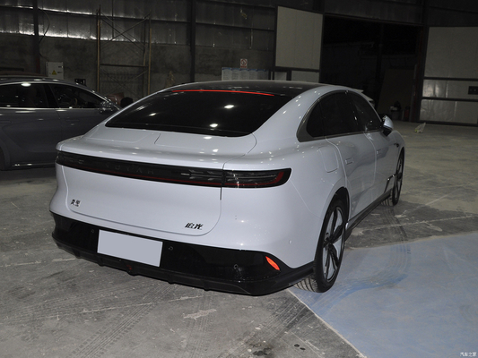 Capacità a lungo raggio 375KW VOYAH 4 porte 5 posti berlina con 730 km CLTC Range
