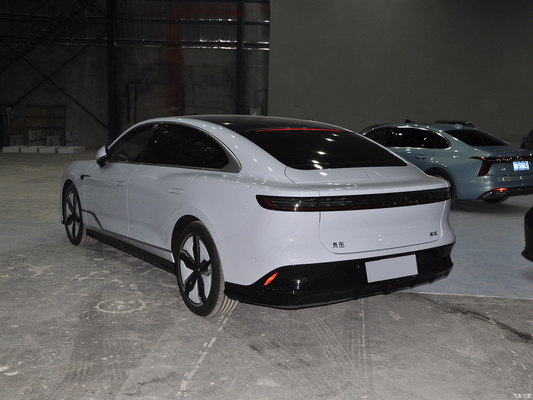 Capacità a lungo raggio 375KW VOYAH 4 porte 5 posti berlina con 730 km CLTC Range