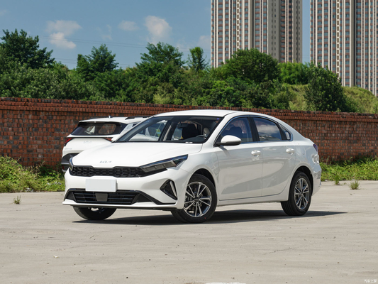 2023 Kia K3 Sedan fari a LED motore aspirato e basso consumo di carburante