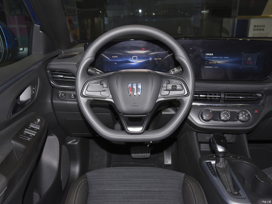 Buick Envista 1.5T 5 porte 5 posti auto di trasporto con R18 Dimensioni pneumatici e touch screen
