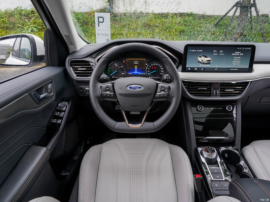 Ford Escape Energy EV PH Plug-in Hybrid 5 porte 5 posti 125 kW Potenza totale del motore Perfetto