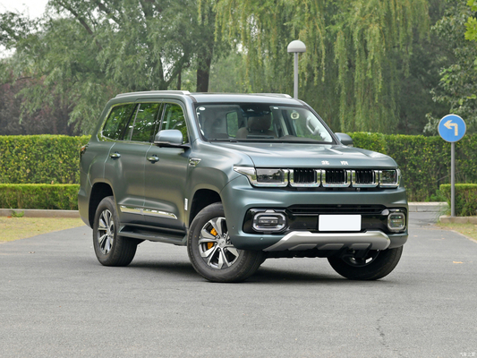 BAIC BJ60 2.0T SUV fuoristrada di grande cilindrata realizzato con 5 posti e grande spazio