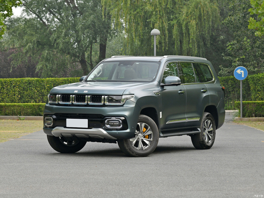 BAIC BJ60 2.0T SUV fuoristrada di grande cilindrata realizzato con 5 posti e grande spazio