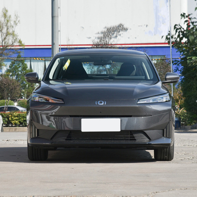 Tipo di carburante Hybrid Changan A05 Plug-in Hybrid Car 5 posti Tre scatole 2024