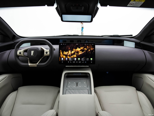 Modello 2023 Avatar 12 SUV a doppio motore e 425 kW di potenza totale lanciato da Huawei Changan