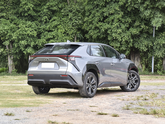 2024 Toyota Bz4x 4WD SUV elettrico con 560KM Range 160KM/h Velocità massima 4690*1860*1650mm