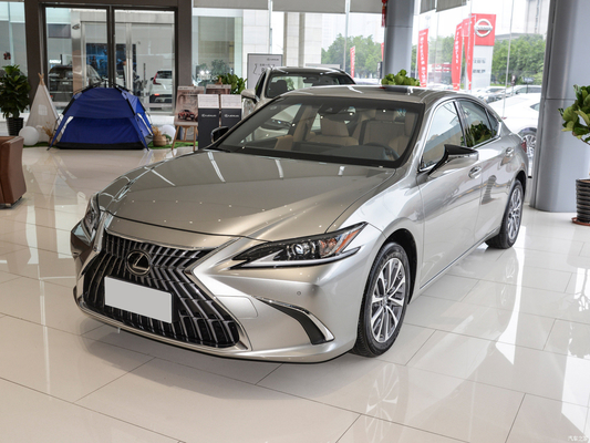 2023 Lexus ES200 260 Excellence Edition berlina a 5 posti con freni a disco posteriore