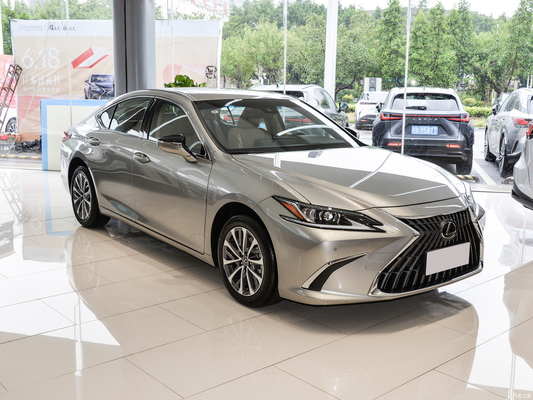 2023 Lexus ES200 260 Excellence Edition berlina a 5 posti con freni a disco posteriore