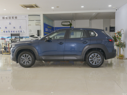 Comodo SUV a benzina 2023 CX-50 con specchio retrovisore elettrico e volante sinistro