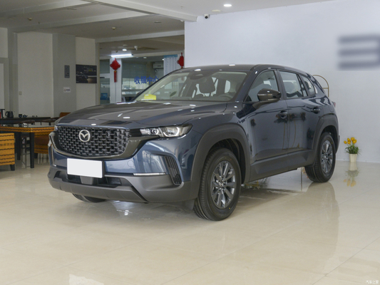 Comodo SUV a benzina 2023 CX-50 con specchio retrovisore elettrico e volante sinistro