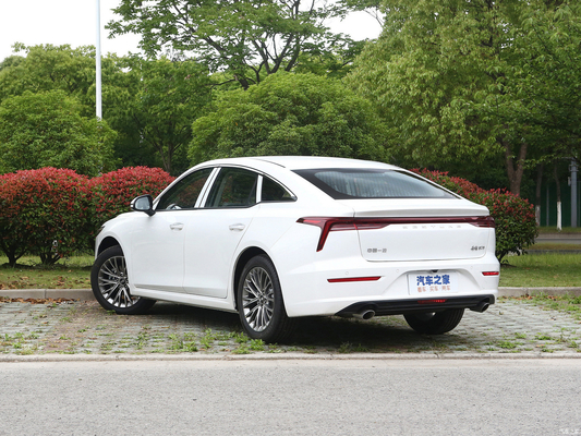 2022 Bestune B70 PentiumB70 1.5T Automatic Enjoyment Hatchback Un livello di prestazioni