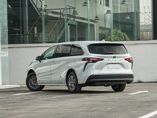 2022 1.5L Clean Version 4 porte 5 posti Sedana ibrida a benzina con touch screen