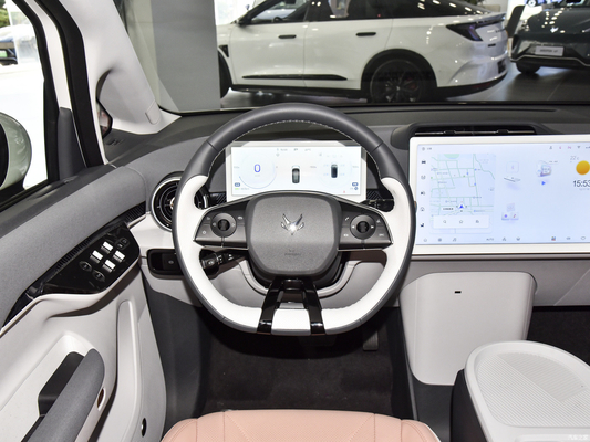 2023MPV ARCFOX KALA Veicolo elettrico a 5 porte e 4 posti con potenza motoria di 200 kW e garanzia